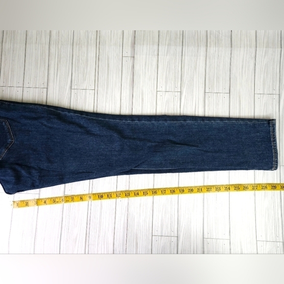 Levi's 311 Mid Rise Shaping Skinny Jean in Medium Wash Blue Size 27 NWT - Picture 8 of 12